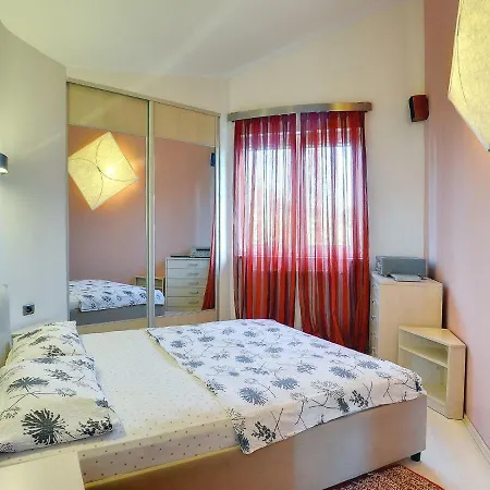 Apartment House Valdefora *