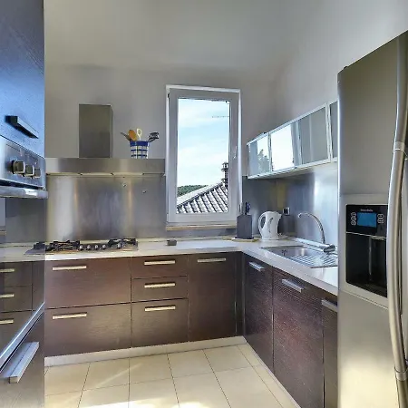 House Valdefora Apartment Fizela