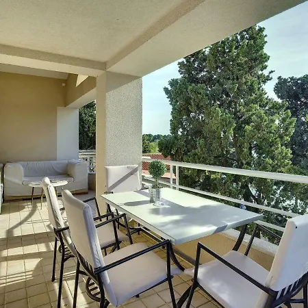 Apartment House Valdefora Fizela